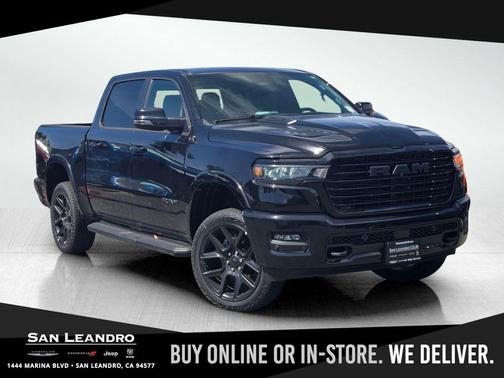 Diamond Black Crystal Pearlcoat 2026 RAM 1500 Laramie