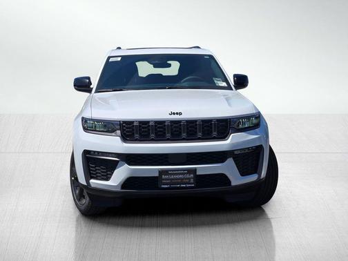 Bright White Clearcoat 2026 Jeep Grand Cherokee Limited