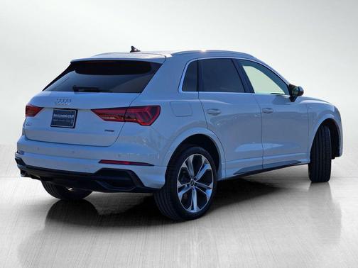 Glacier White Metallic 2021 Audi Q3 45 S line Premium
