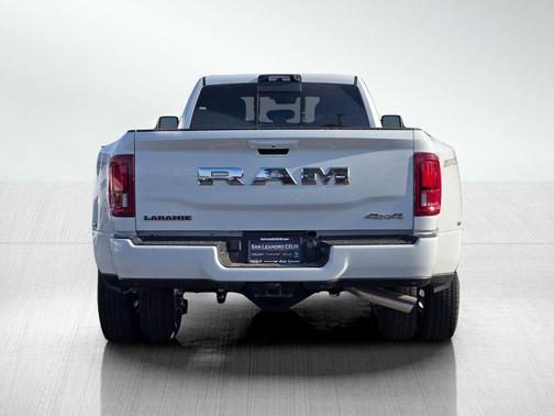 2026 RAM 3500 Laramie Crew Cab 4x4 8' Box