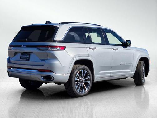 2022 Jeep Grand Cherokee 4xe Overland