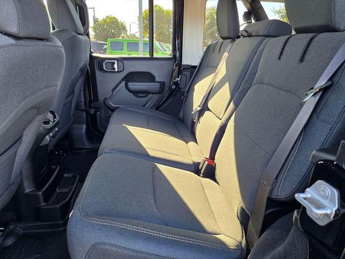 2025 Jeep Wrangler 4xe Willys