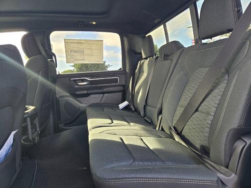 Bright White Clearcoat 2026 RAM 1500 Big Horn/Lone Star