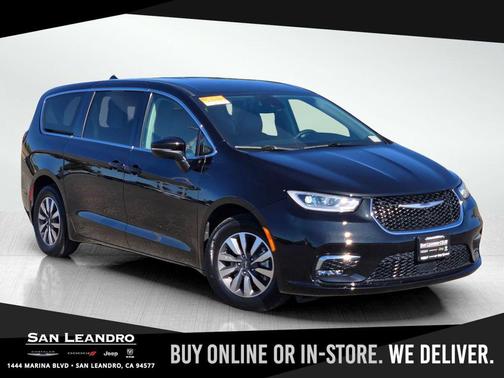 2023 Chrysler Pacifica Hybrid Touring L
