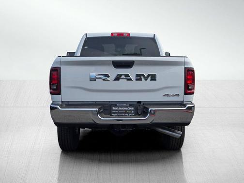 Bright White Clearcoat 2026 RAM 2500 Tradesman Crew Cab 4x4 6'4' Box