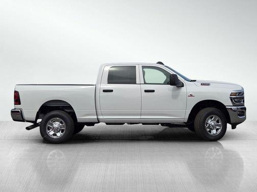 Bright White Clearcoat 2026 RAM 2500 Tradesman Crew Cab 4x4 6'4' Box