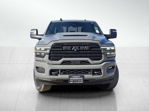 2026 RAM 3500 Laramie Crew Cab 4x4 8' Box