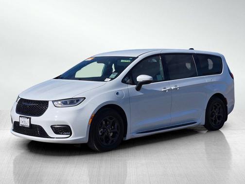 2023 Chrysler Pacifica Hybrid Touring L