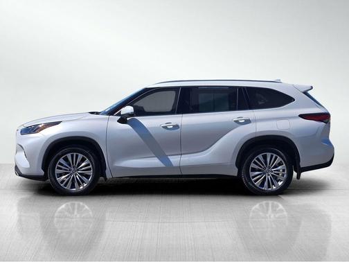 Wind Chill Pearl 2023 Toyota Highlander Platinum