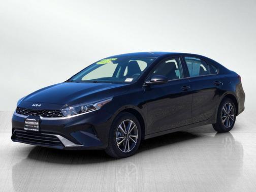 Aurora Black 2024 Kia Forte LXS