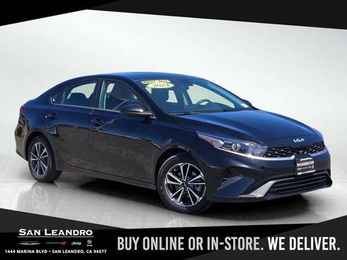 Aurora Black 2024 Kia Forte LXS