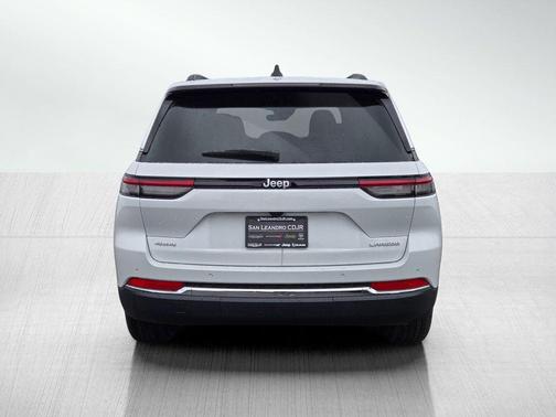 2026 Jeep Grand Cherokee Altitude