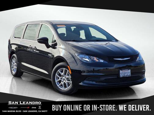 2025 Chrysler Voyager LX