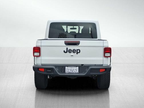 2025 Jeep Gladiator Nighthawk
