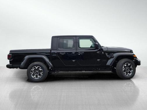 2026 Jeep Gladiator Sahara 4x4