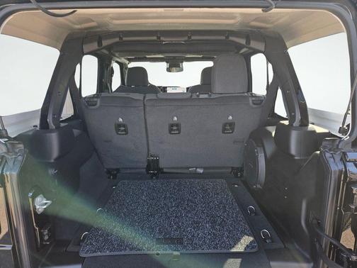 Black Clearcoat 2026 Jeep Wrangler 4-Door 85th Anniversary Edition