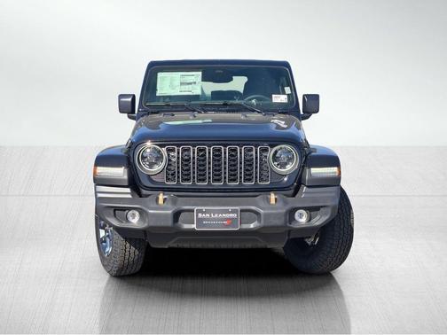 Black Clearcoat 2026 Jeep Wrangler 4-Door 85th Anniversary Edition