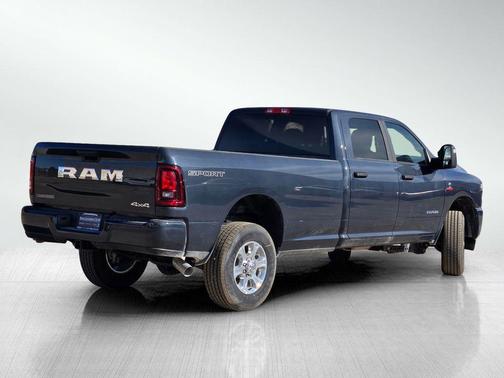 2025 RAM 2500 Big Horn Crew Cab 4x4 8' Box