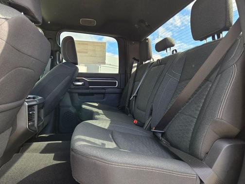 2026 RAM 2500 Big Horn Crew Cab 4x4 6'4' Box