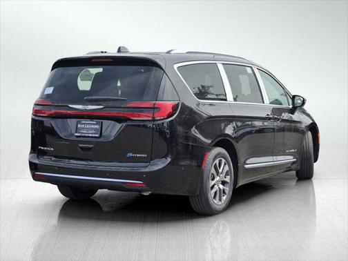 2025 Chrysler Pacifica L