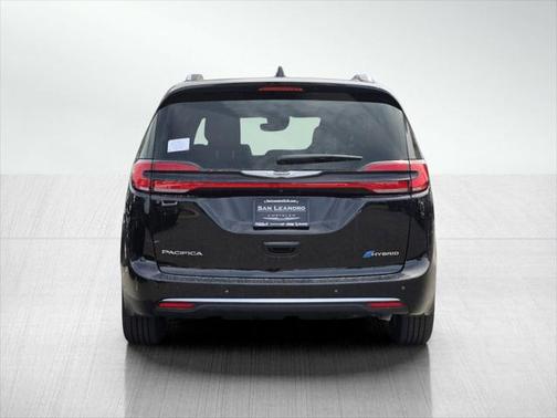 2025 Chrysler Pacifica L