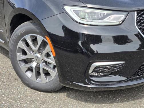 2025 Chrysler Pacifica L