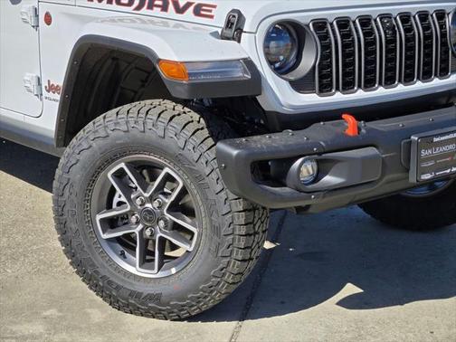 2025 Jeep Gladiator Mojave X
