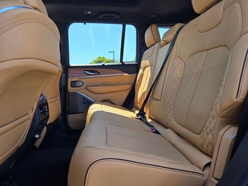 baltic gray metallic clearcoat 2026 Jeep Grand Cherokee Summit