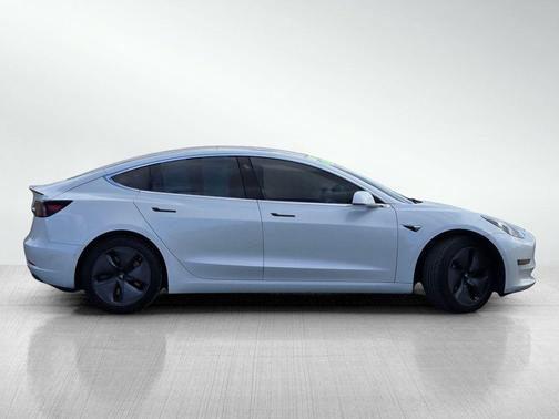 Pearl White Multi-Coat 2019 Tesla Model 3 Long Range