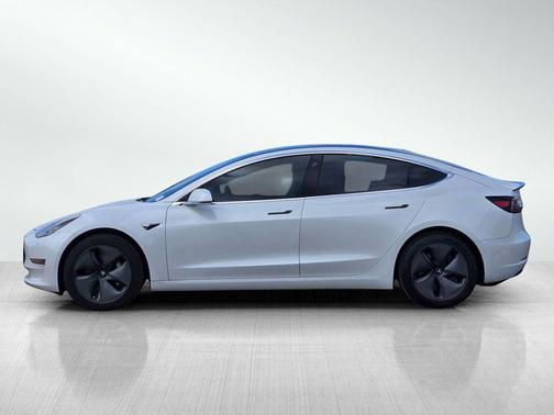 Pearl White Multi-Coat 2019 Tesla Model 3 Long Range