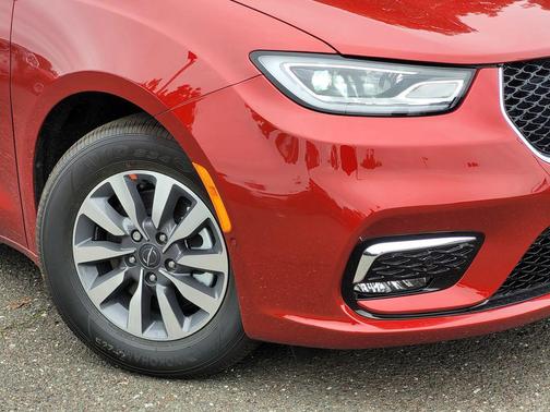 2025 Chrysler Pacifica Hybrid Select