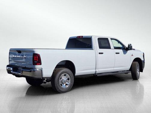 2025 RAM 2500 Tradesman Crew Cab 4x4 8' Box