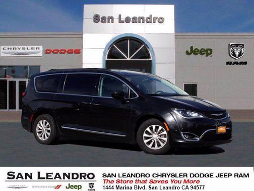 2017 Chrysler Pacifica Touring-L