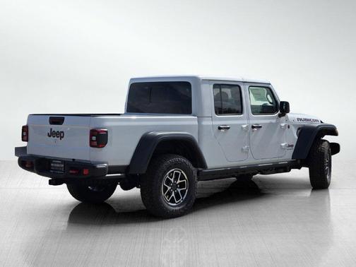 Bright White Clearcoat 2026 Jeep Gladiator Rubicon