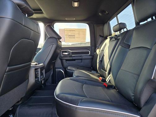 2026 RAM 3500 Laramie Crew Cab 4x4 8' Box