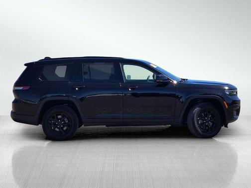 Diamond Black Crystal Pearlcoat 2024 Jeep Grand Cherokee L Altitude