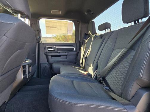 2026 RAM 2500 Big Horn Crew Cab 4x4 6'4' Box