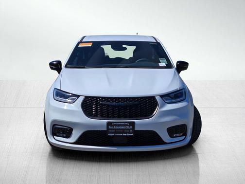 2024 Chrysler Pacifica Hybrid S Appearance Pkg