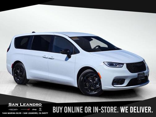 2024 Chrysler Pacifica Hybrid S Appearance Pkg