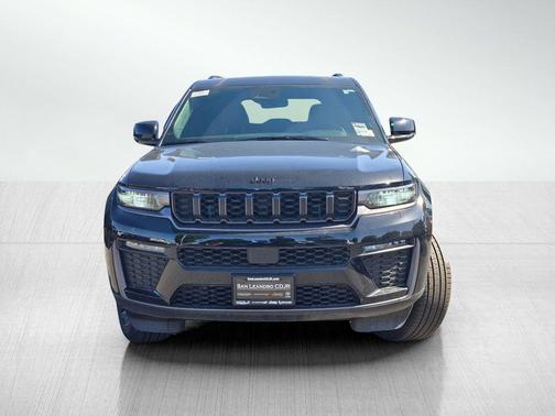 Diamond Black Crystal Pearlcoat 2026 Jeep Grand Cherokee Limited