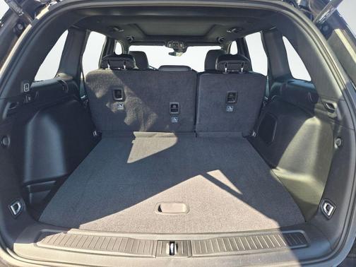Diamond Black Crystal Pearlcoat 2026 Jeep Grand Cherokee Limited