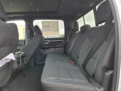 Bright White Clearcoat 2026 RAM 1500 Big Horn/Lone Star