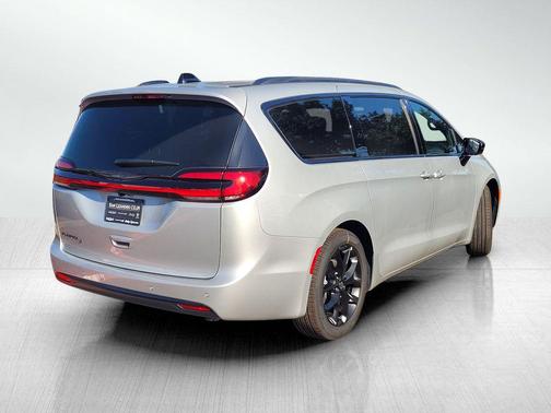 2026 Chrysler Pacifica L