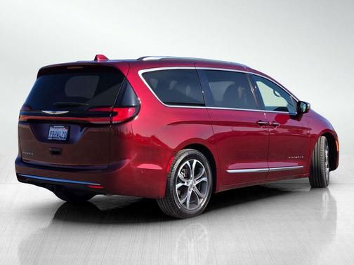 2022 Chrysler Pacifica L