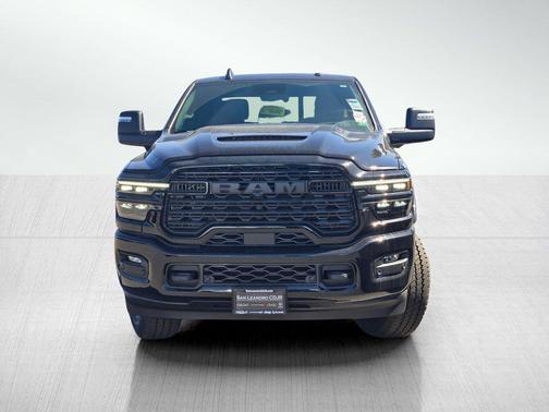 Diamond Black Crystal Pearlcoat 2026 RAM 2500 Limited Crew Cab 4x4 6'4' Box