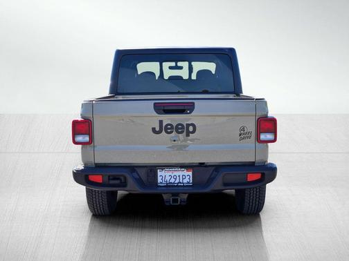 Limited Edition Gobi Clearcoat 2022 Jeep Gladiator Willys 4x4