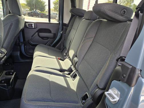 2025 Jeep Gladiator Sport S