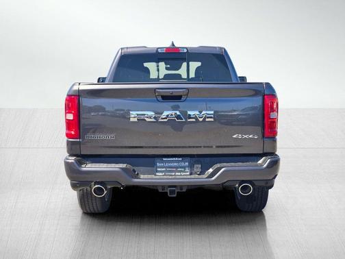 Granite Crystal Metallic Clearcoat 2026 RAM 1500 Big Horn/Lone Star