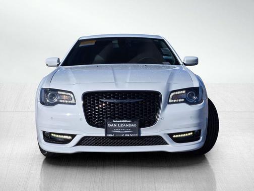 2023 Chrysler 300 Touring