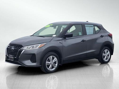 Gun Metallic 2024 Nissan Kicks S